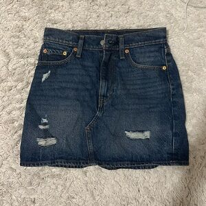 Levi’s Distressed Denim Skirt Sz 25